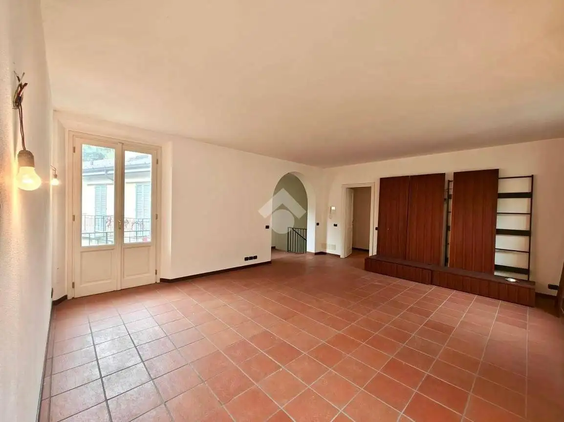 Trilocale via Enrico Brambilla 15, Centro, Cantù - foto 4