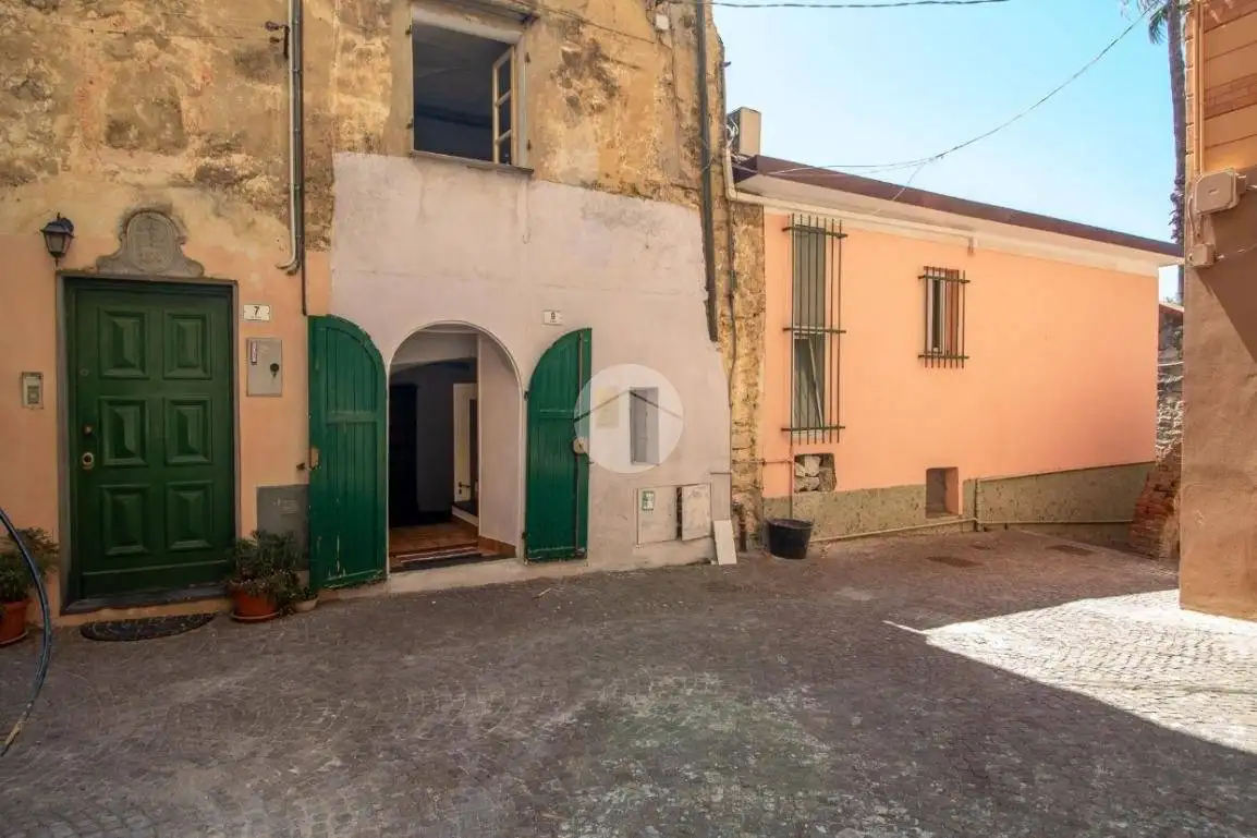 Trilocale via Della Rocca 9, Porto Maurizio, Imperia - foto 2