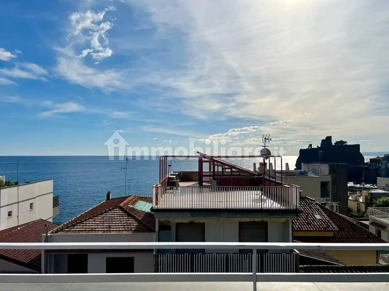 Appartamento in vendita a Aci Castello