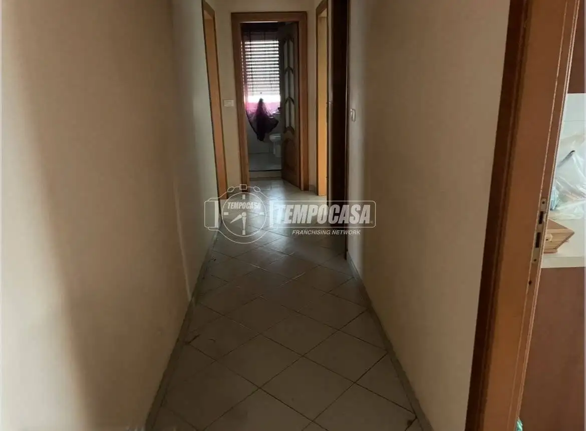 Trilocale da ristrutturare, terzo piano, Centro, Casalnuovo di Napoli - foto 3