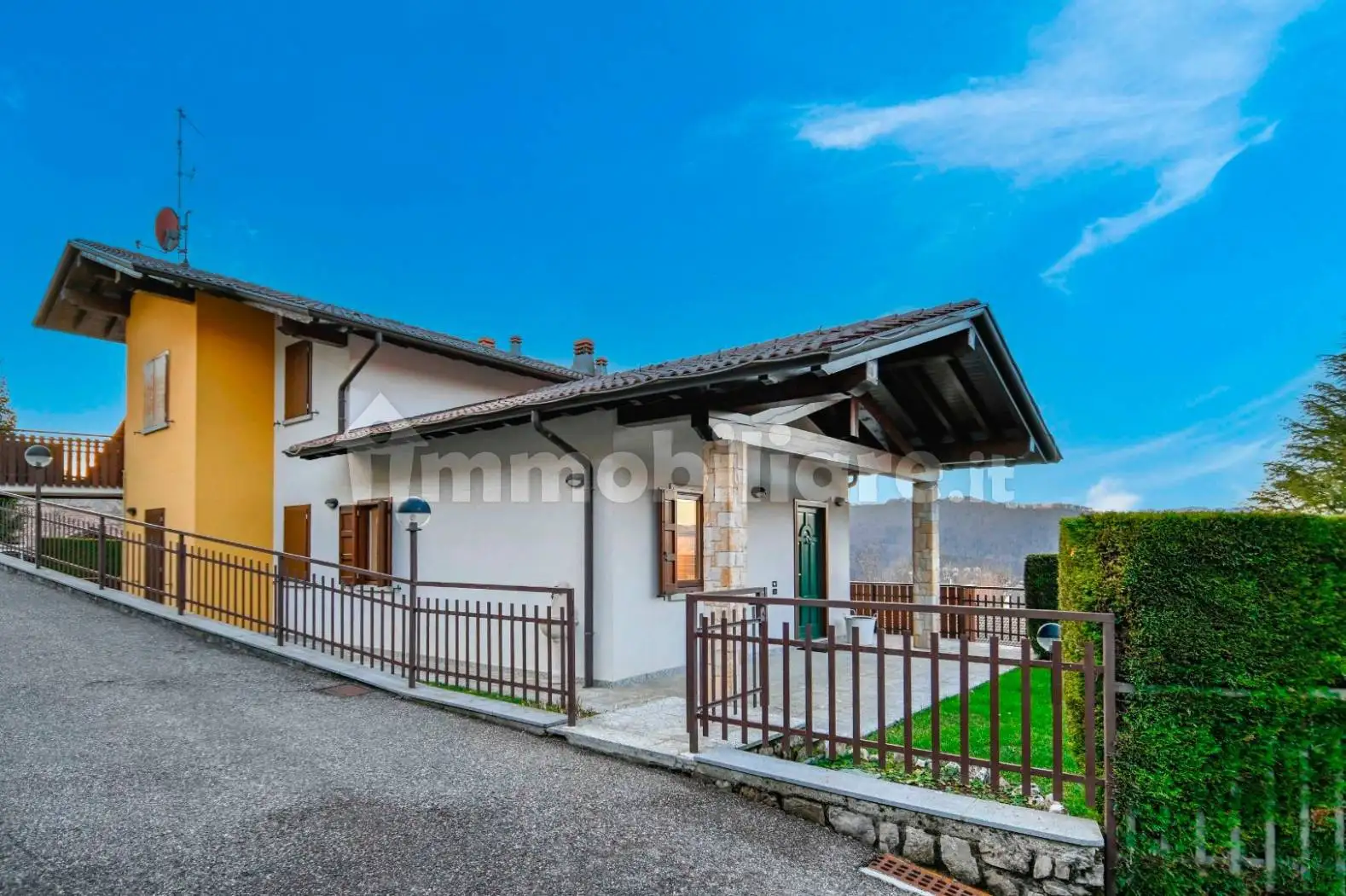 Appartamento in vendita a Selvino