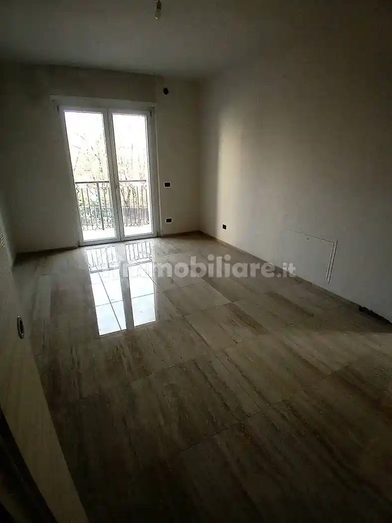 Trilocale via cesare  battisti , 42, Centro, Trofarello - foto 2