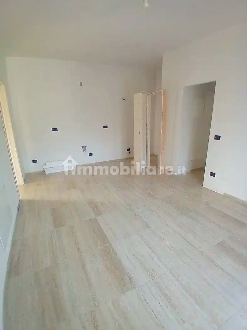 Trilocale via cesare  battisti , 42, Centro, Trofarello - foto 3