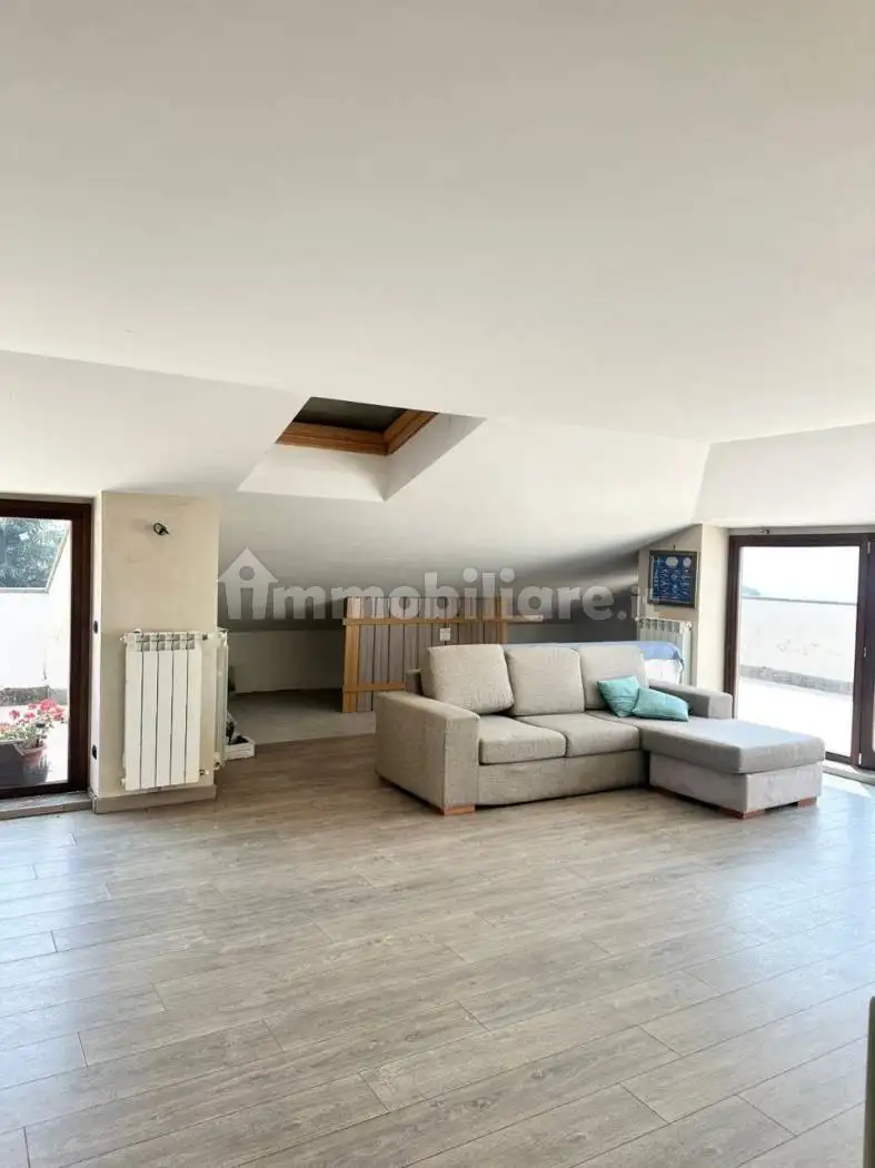 Attico via Mario Di Falco 2, Semicentro, Marino - foto 5