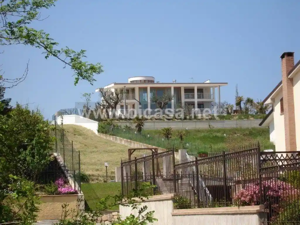 Villa unifamiliare Strada Panoramica Ardizio, Colle Ardizio, Pesaro - foto 3