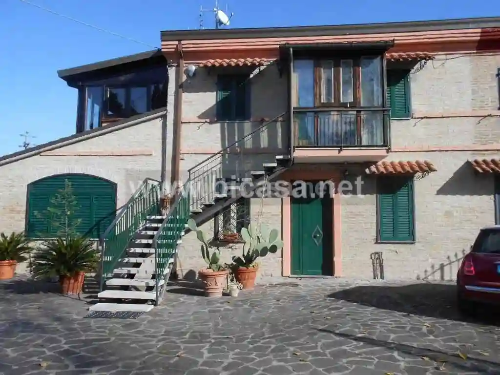 Villetta a schiera - foto 2