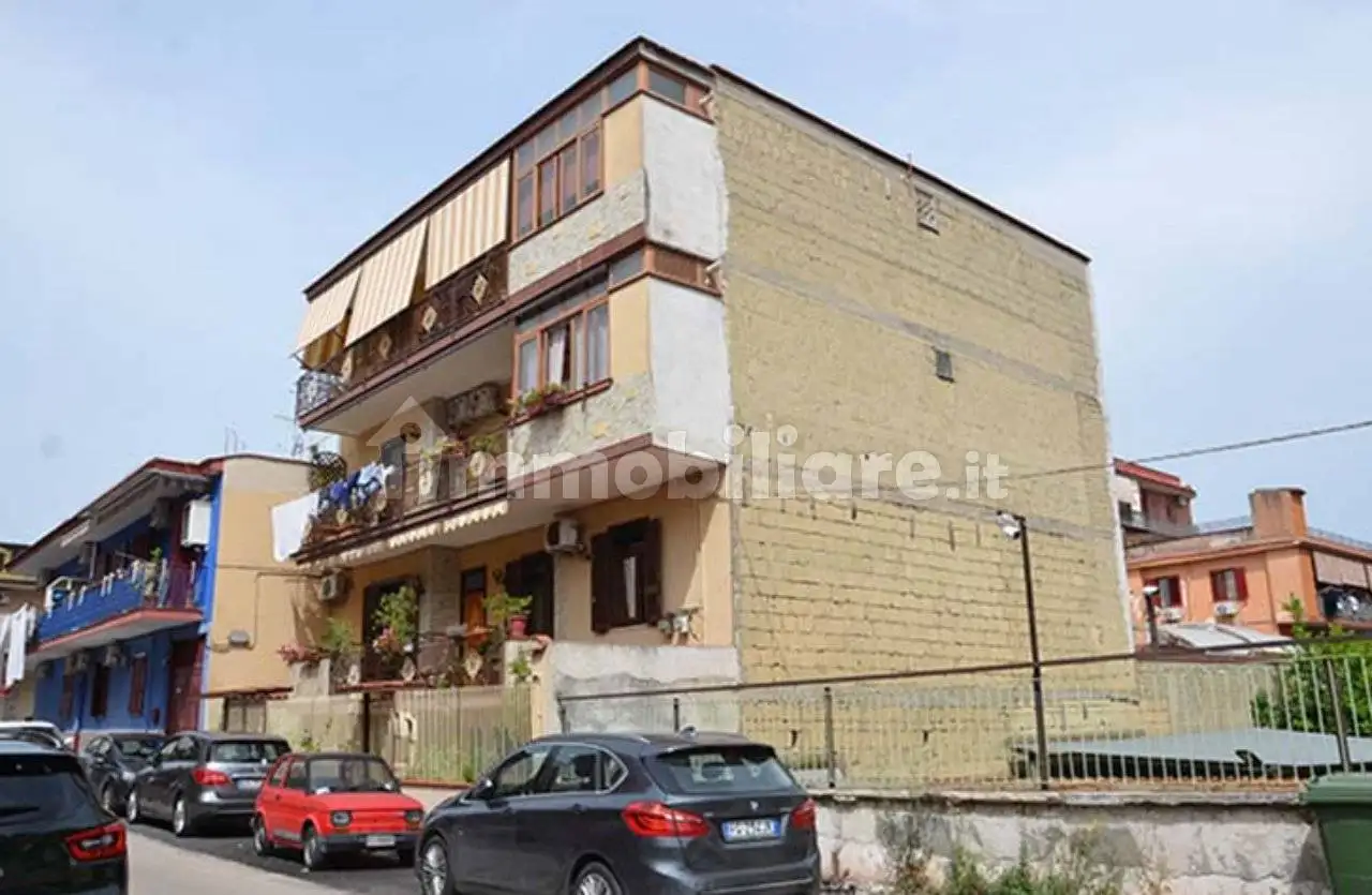 Appartamento all'asta via Tenente Alberto Barone, Arzano - foto 2