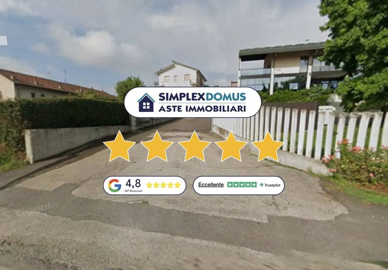 Villa in asta a Alba