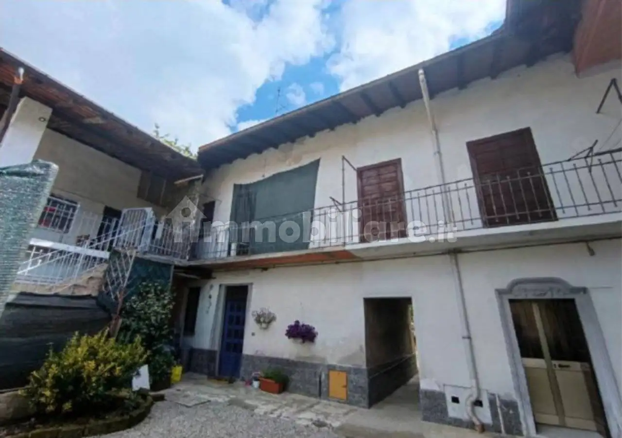 Appartamento all'asta via Dante Alighieri, Cairate - foto 2