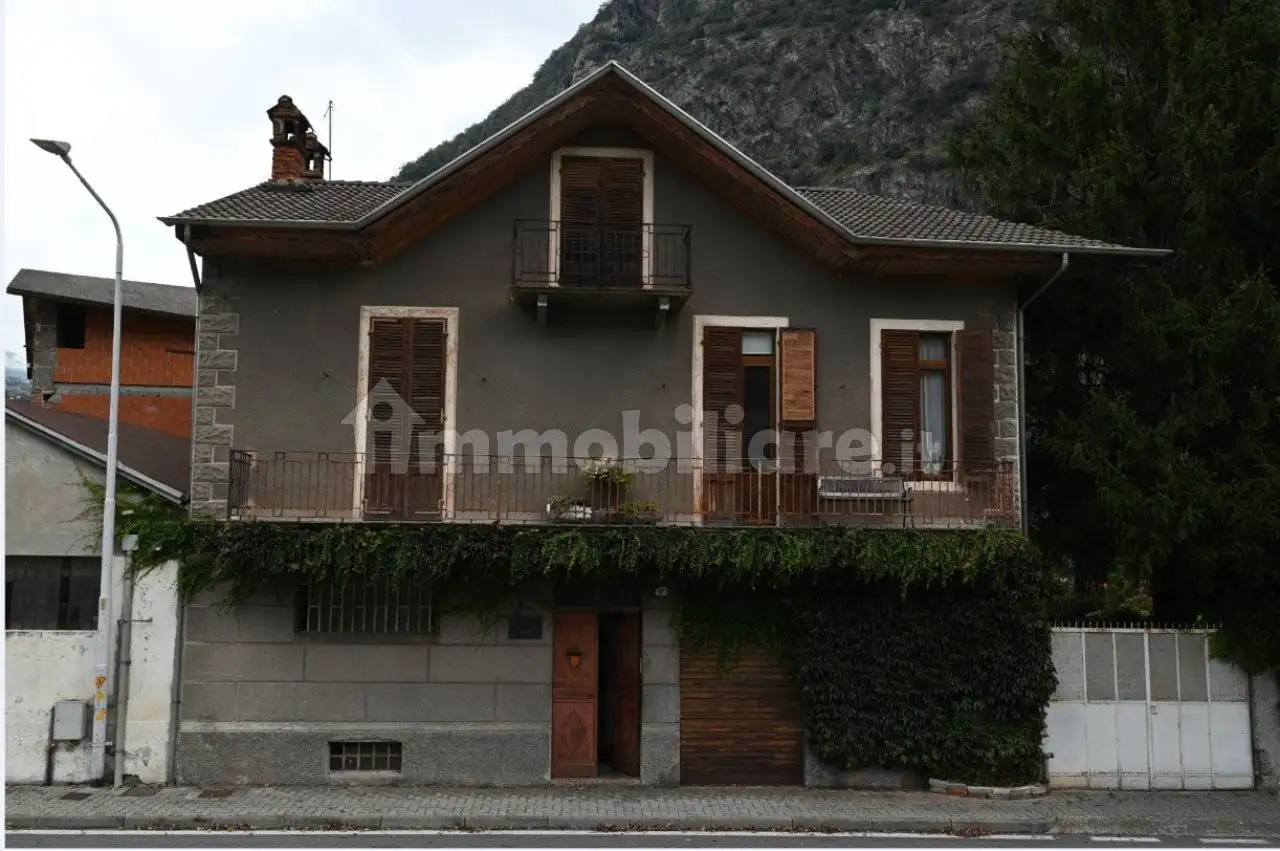 Appartamento all'asta via Des Alpes, Verrès - foto 2