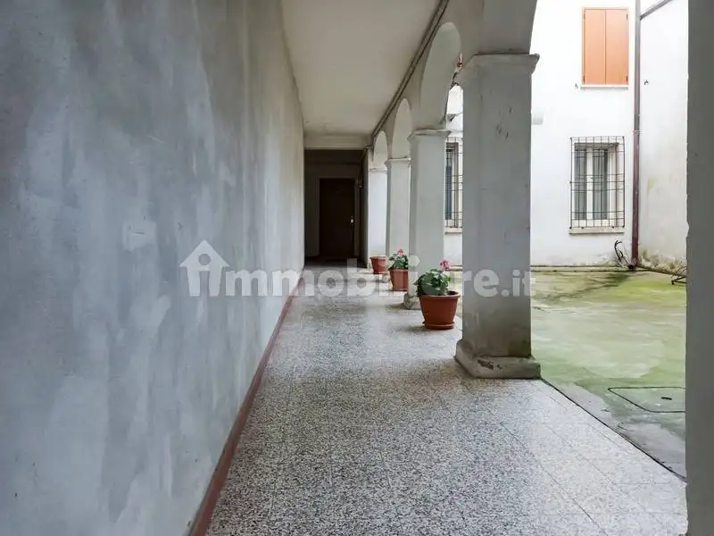 Appartamento via Camillo Benso di Cavour, Centro, Mantova - foto 2