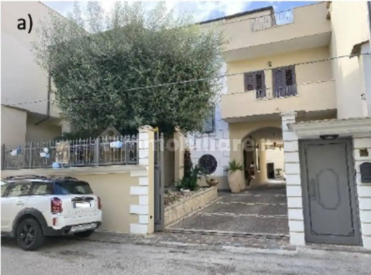 Villa all'asta via Genova, Casal di Principe - foto 2