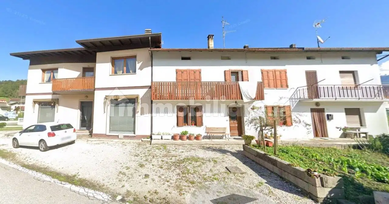 Villa all'asta via della Grotta, Alpago - foto 2