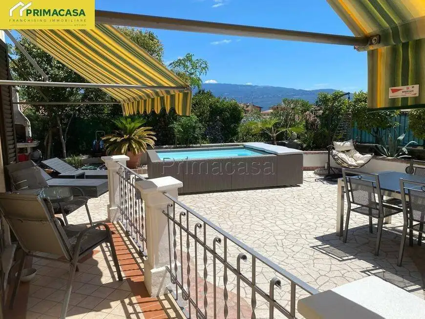 Villa in vendita a Toscolano-Maderno