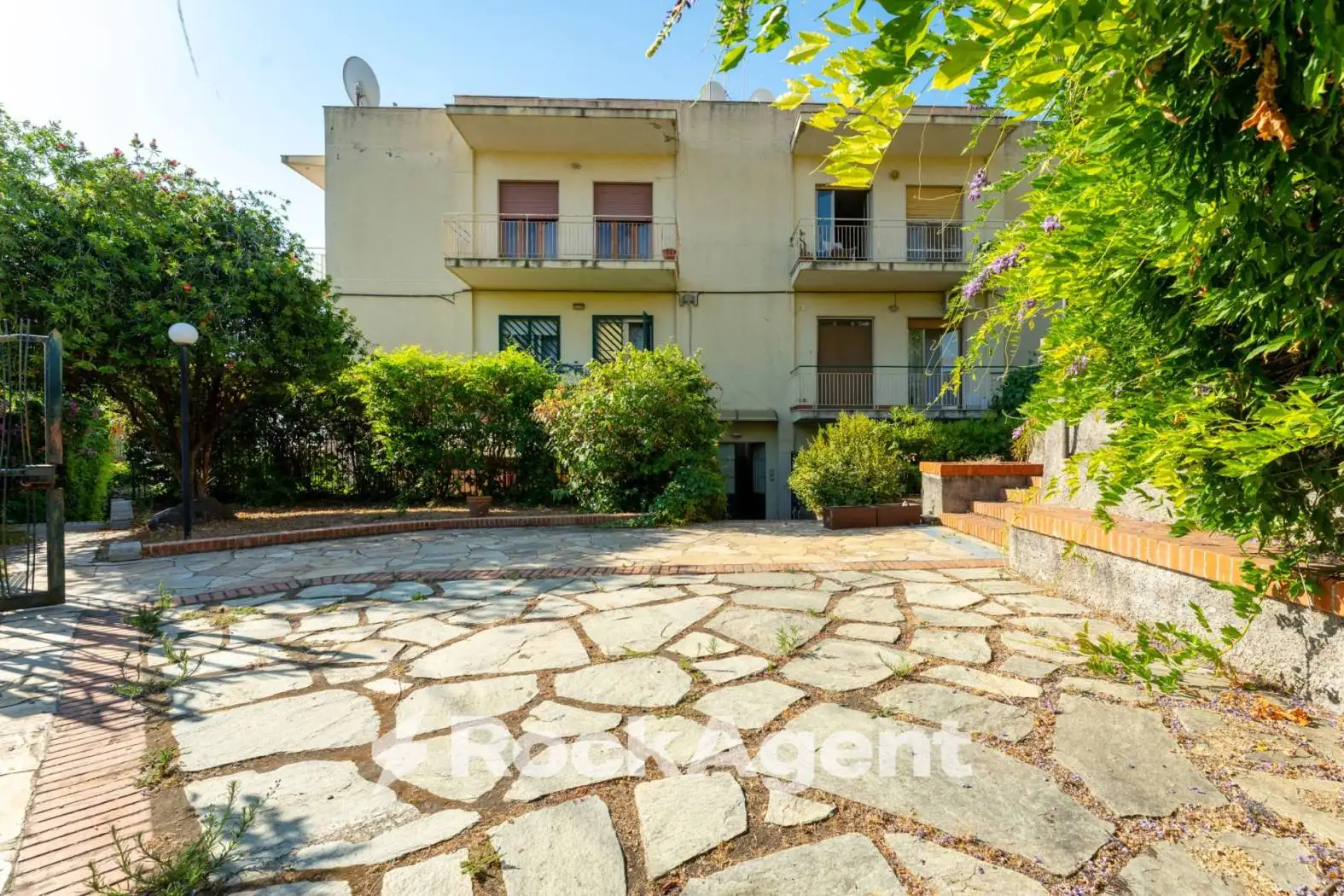 Appartamento in vendita a Aci Castello