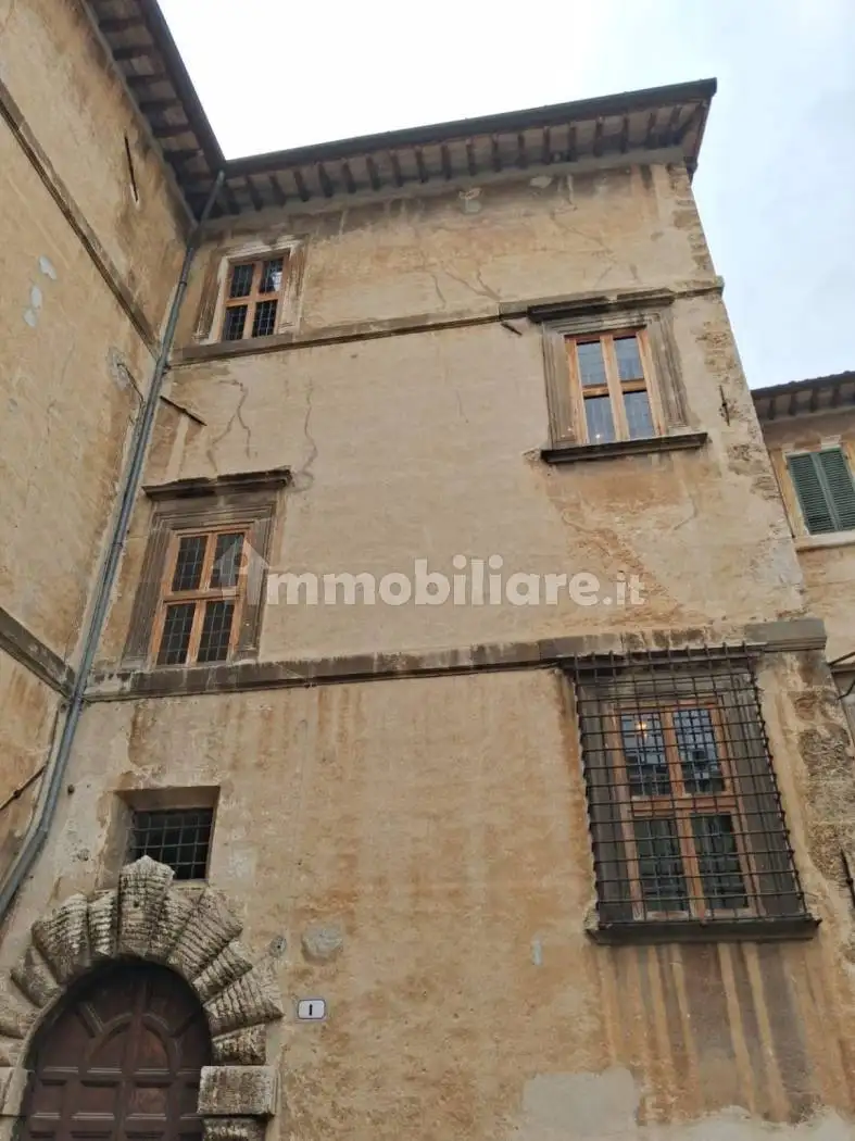 Trilocale via Carlo Cattaneo 4, Centro Storico, Spoleto - foto 3