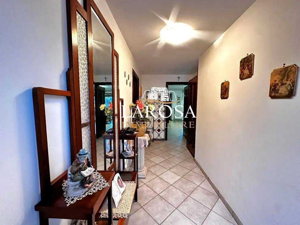 Villa bifamiliare, buono stato, 181 m², Calimera - foto 2