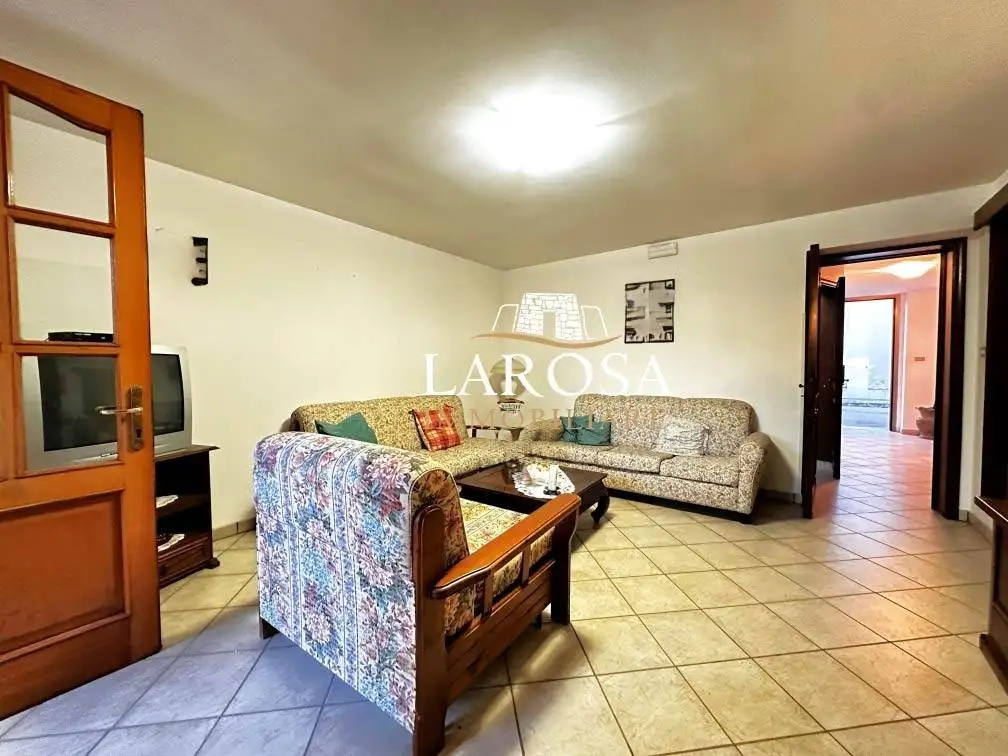 Villa bifamiliare, buono stato, 181 m², Calimera - foto 5