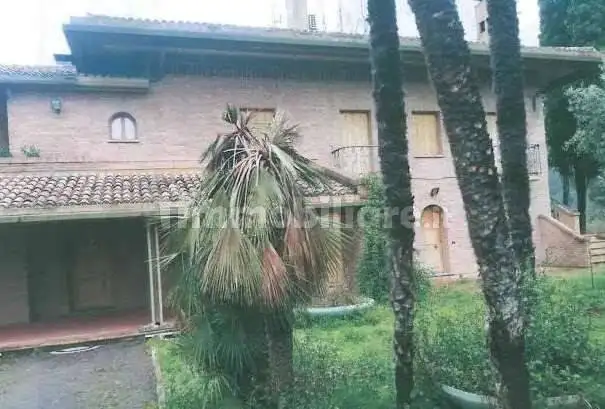 Casa indipendente in asta a Pesaro