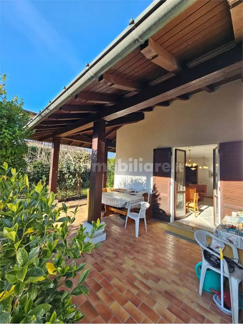 Villa in vendita a Olgiate Comasco