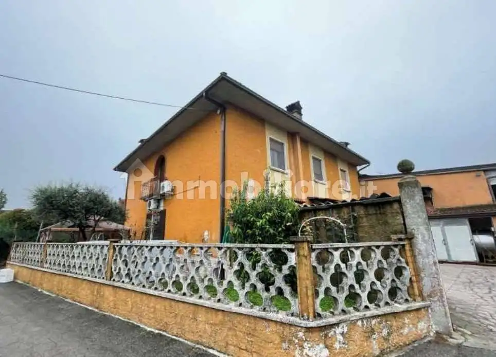 Casa indipendente in asta a Casalromano