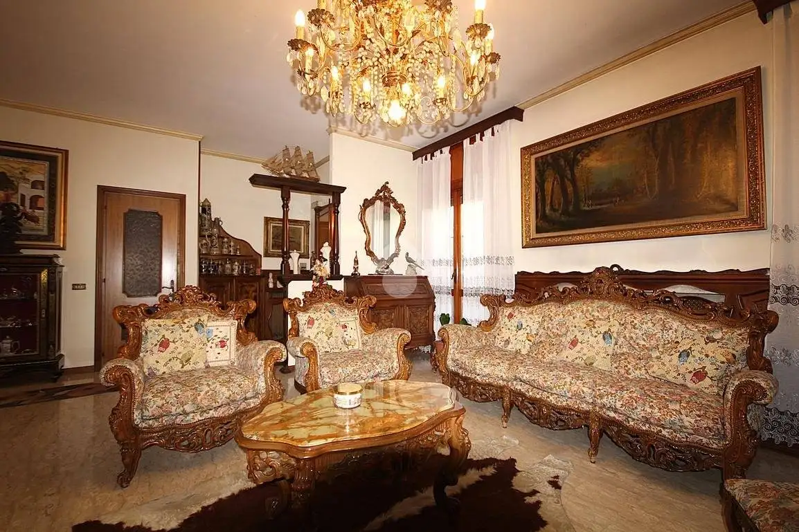 Villa a schiera via Cesare Balbo 3, Centro, Alba - foto 3