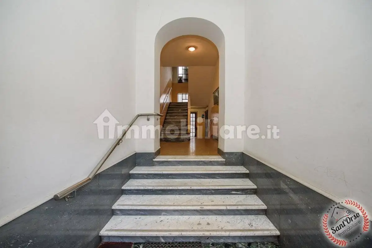 Trilocale via Capitano Jean-François Chamonin 50, Centro, Aosta - foto 2