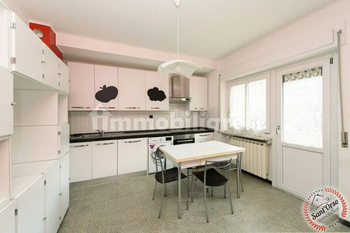 Trilocale via Capitano Jean-François Chamonin 50, Centro, Aosta - foto 5