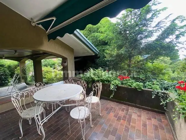 Villa unifamiliare 310 m², Cermenate - foto 5