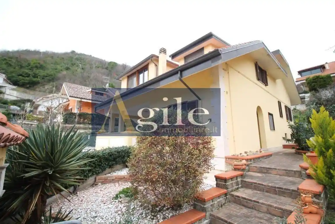 Casa indipendente in vendita a Ascoli Piceno