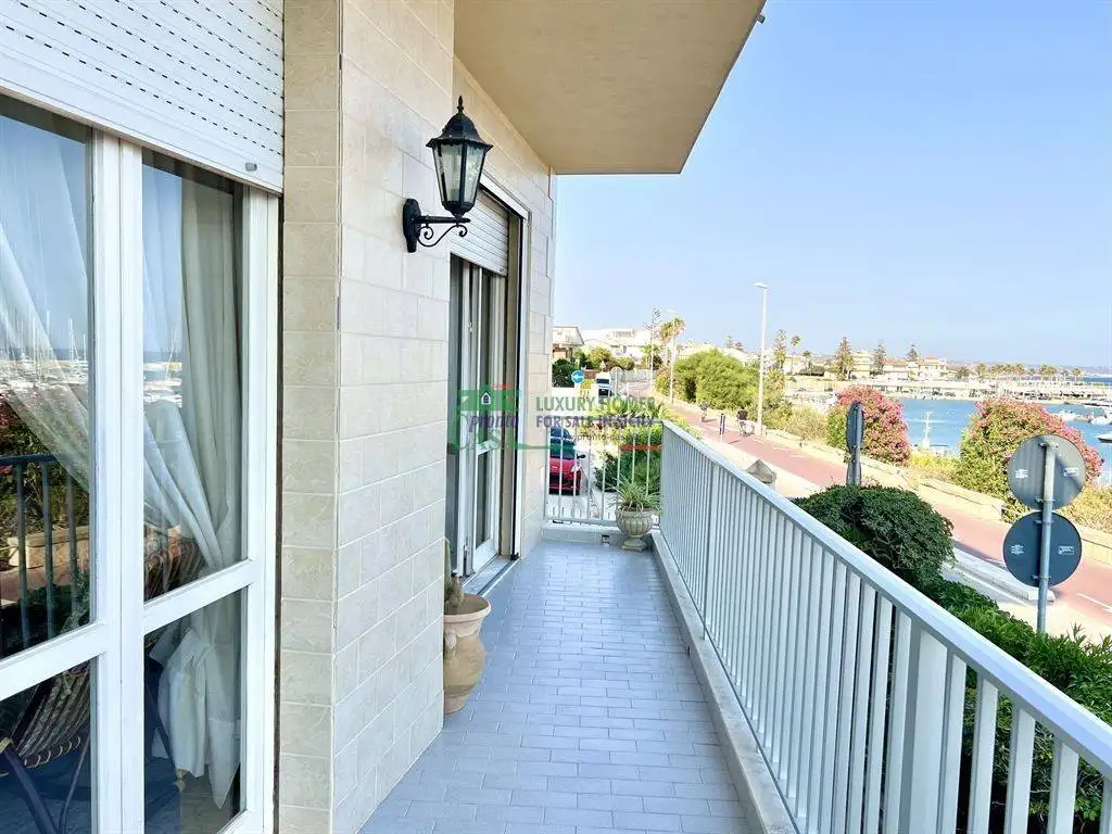 Quadrilocale lungomare cavalier bisani, Marina di Ragusa Centro, Ragusa - foto 4