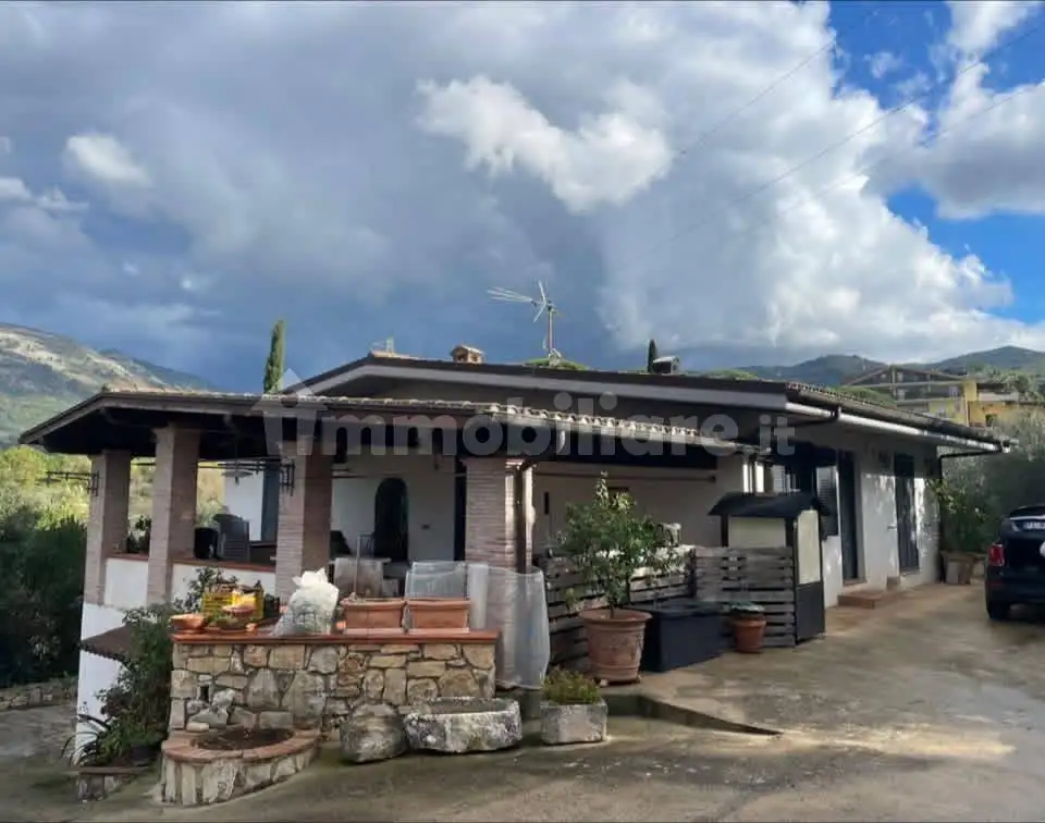 Villa in vendita a Sonnino