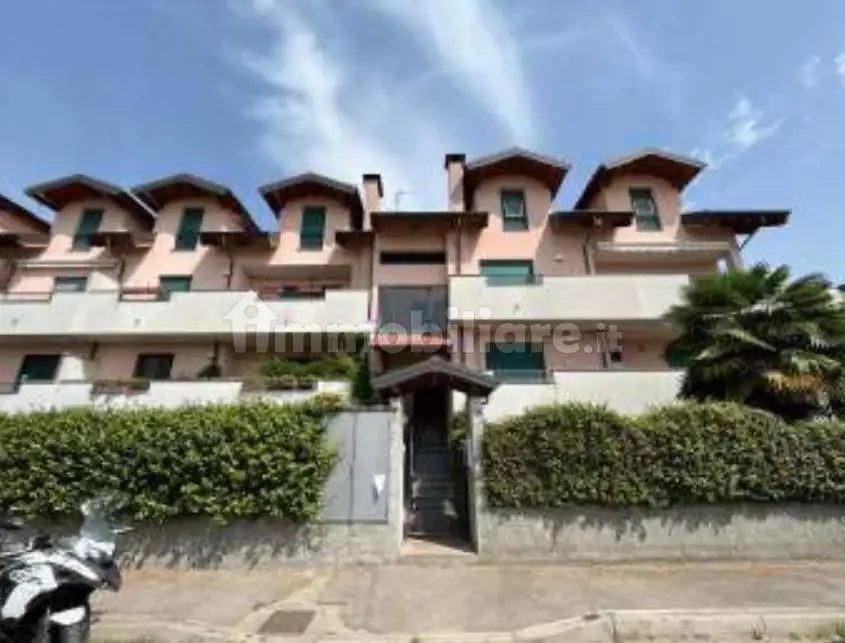 Trilocale via Isonzo 30, Bareggio - foto 2