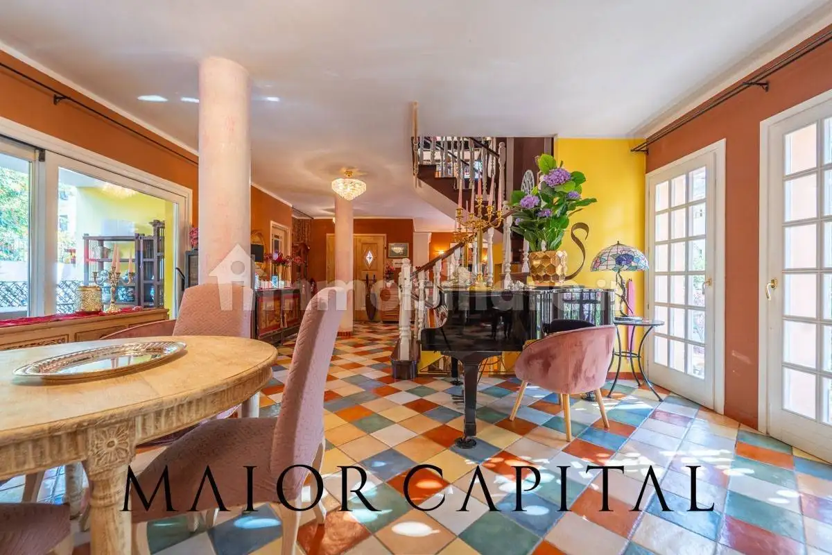 Villa in vendita a Olbia