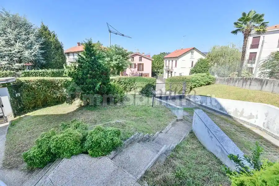 Villa bifamiliare via Santo Sudario, Centro, Besana in Brianza - foto 3