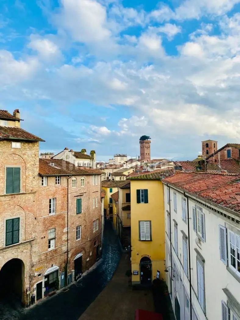 Appartamento in vendita a Lucca