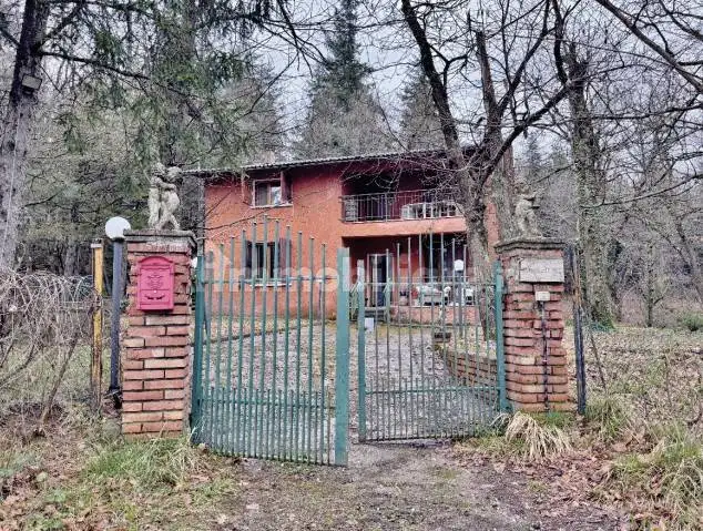 Casa indipendente in asta a San Benedetto Val di Sambro