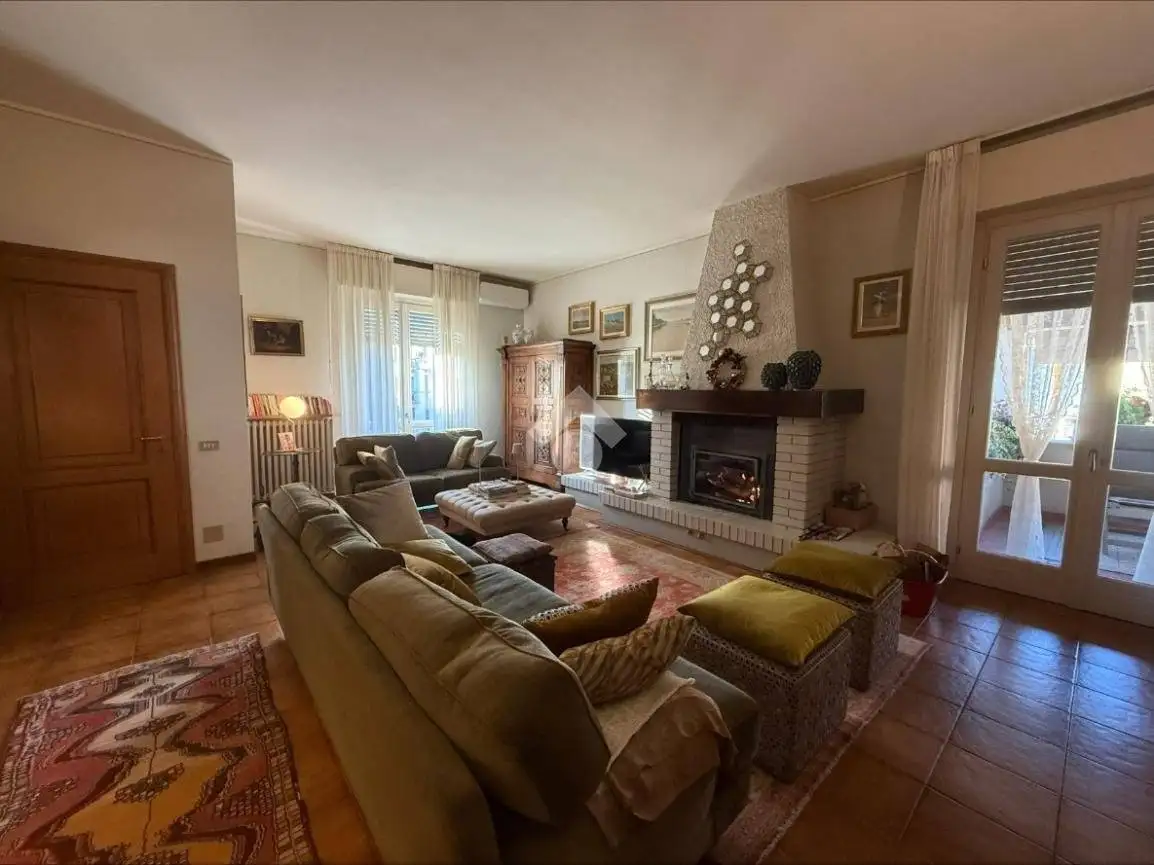 Villa in vendita a Stradella