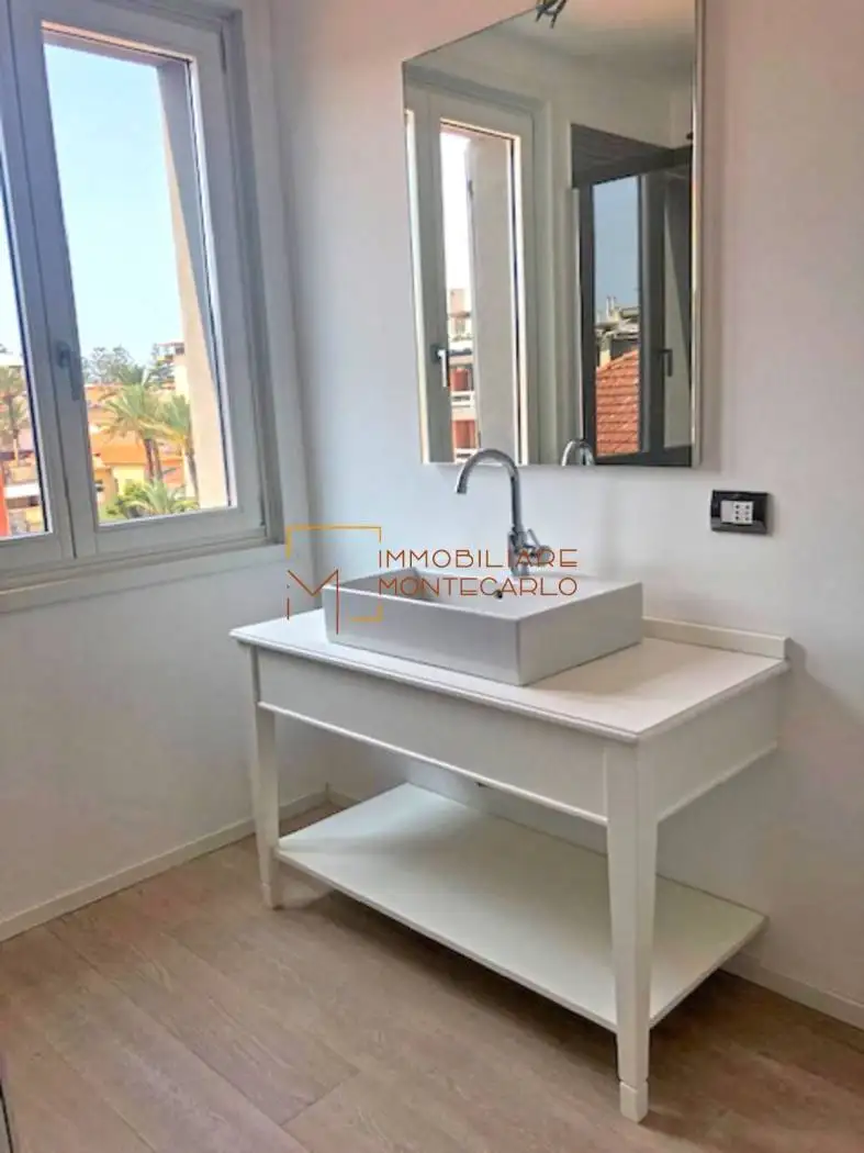 Bilocale via Leopoldo Jung 21, Centro, Bordighera - foto 3