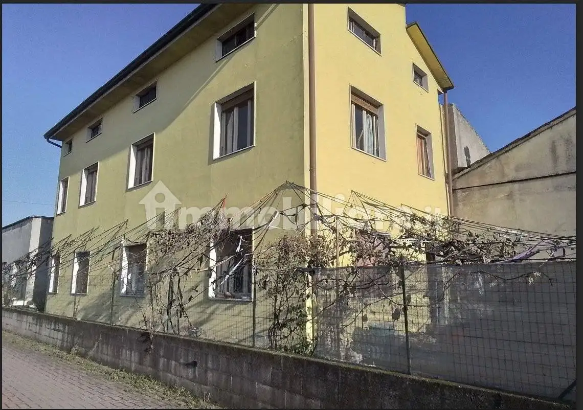 Casa indipendente in asta a Isorella