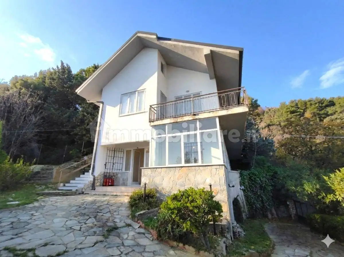 Villa bifamiliare via Luigi Borri, Fenarina, Via Neghelli, Collina di Ponente, Alassio - foto 2