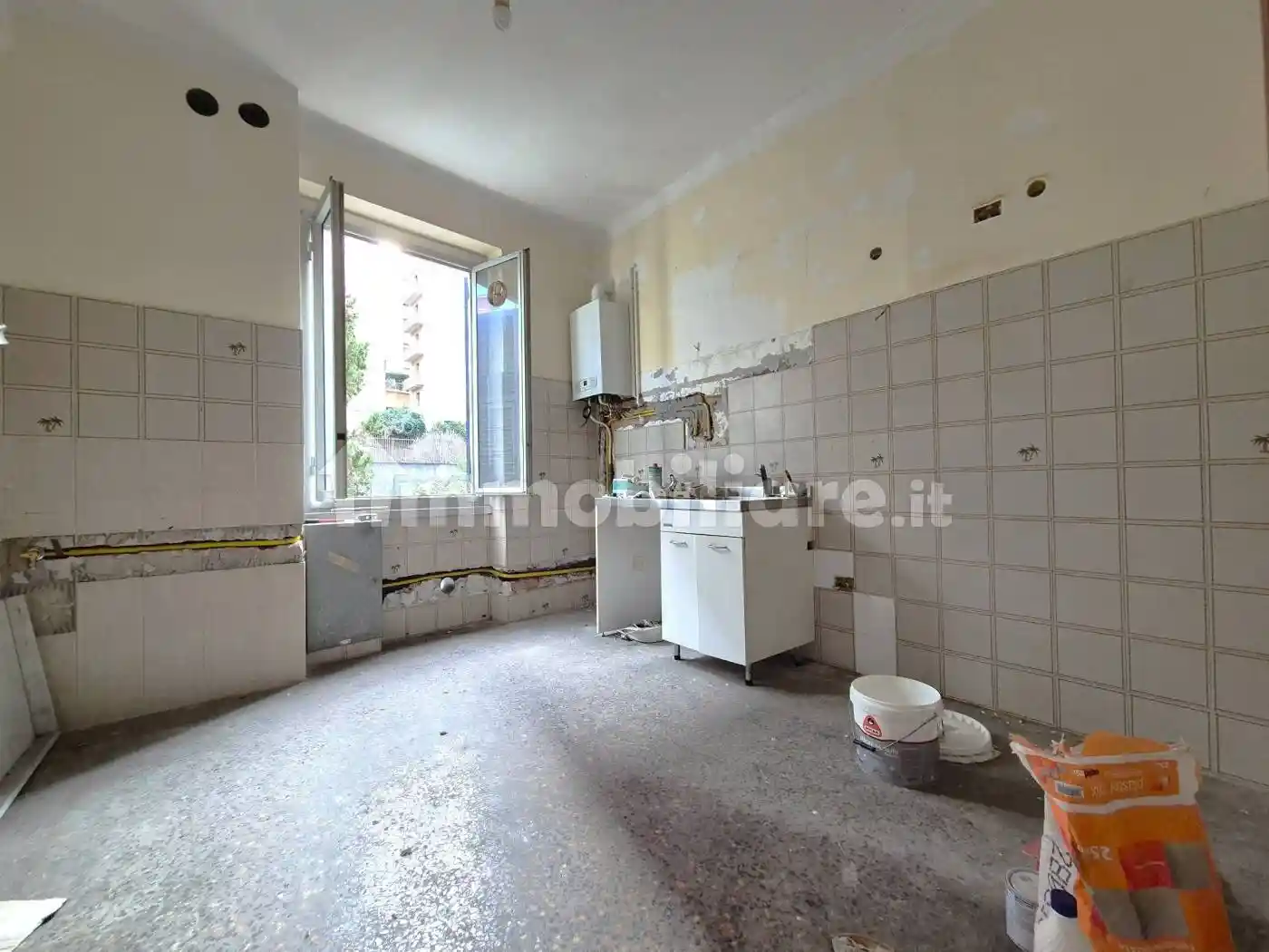 Trilocale largo Augusto Merlo 183A, Quezzi, Genova - foto 4