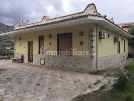Villa in asta a Trabia