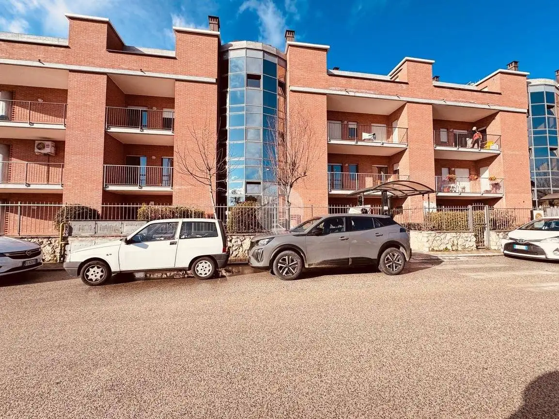 Bilocale Ufficio via Avezzano 11, Torretta - Torrione, L'Aquila - foto 2