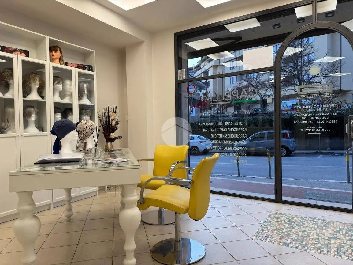 Monolocale Locale Commerciale via Strinella 6, Duomo - Fontana Luminosa, L'Aquila - foto 3