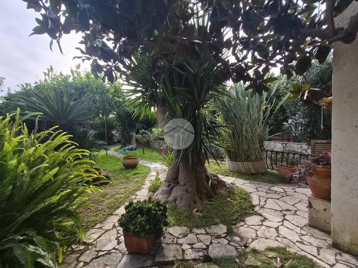 Villa bifamiliare via Madonna del Pantano 170, Licola Paese, Giugliano in Campania - foto 5