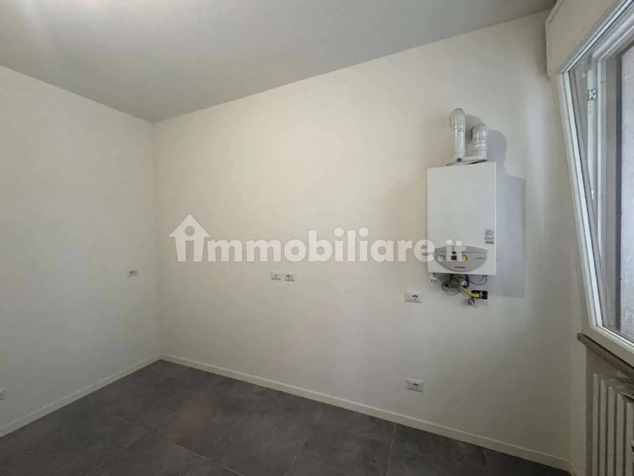 Trilocale terzo piano, Centro, Sassuolo - foto 3