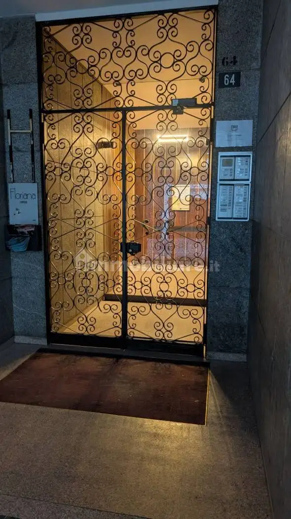 Trilocale via Croce di Città 64, Centro, Aosta - foto 2