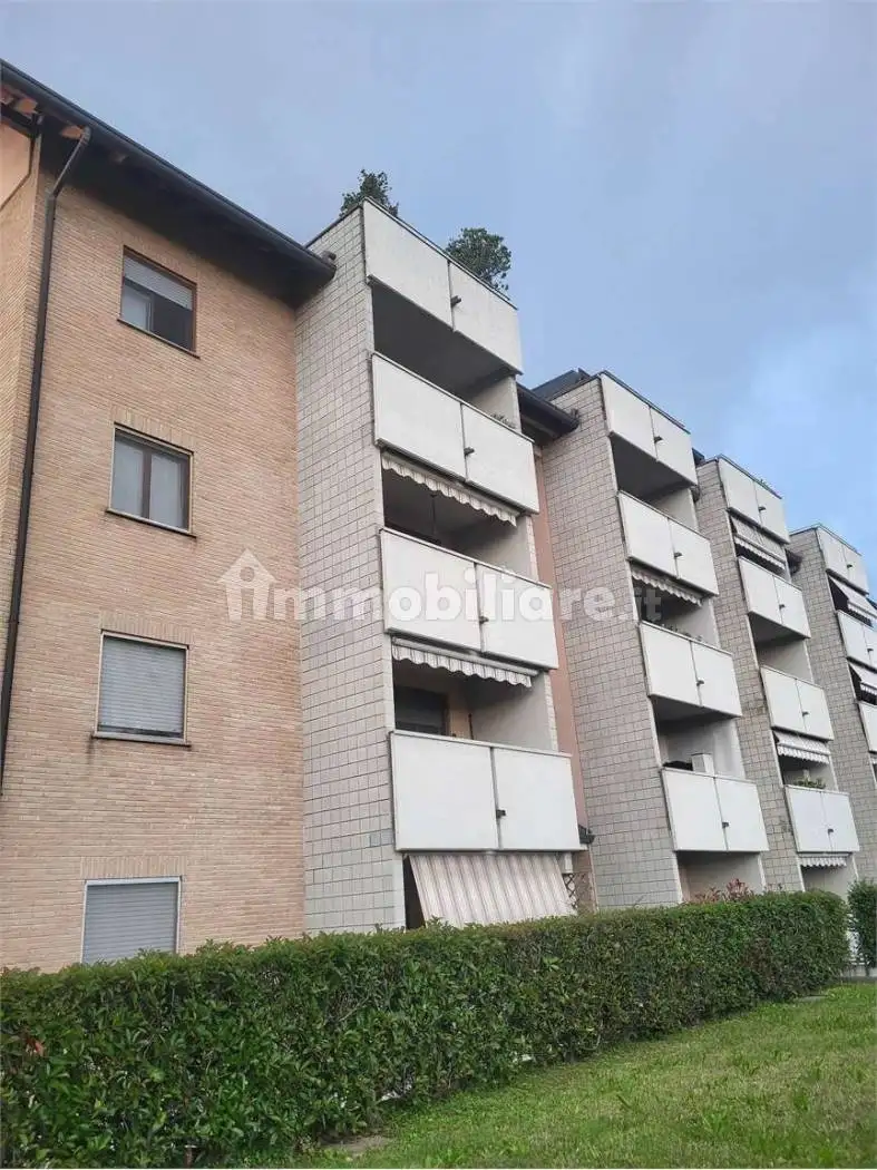 Appartamento in affitto a Limbiate