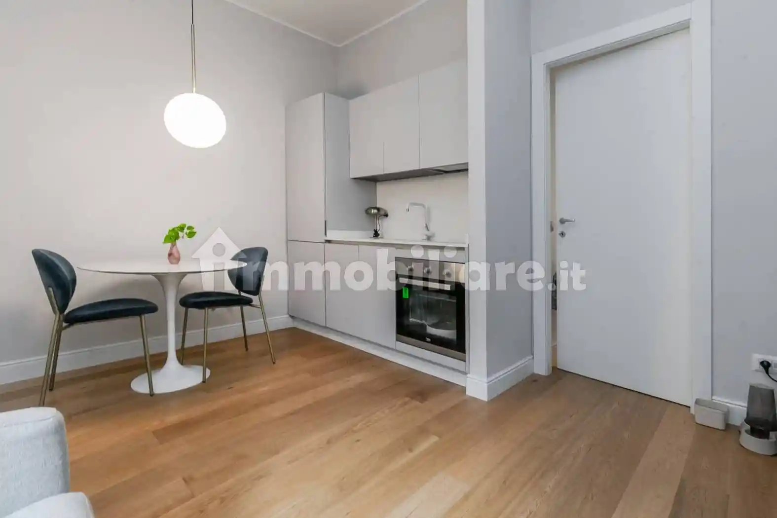 Bilocale via Luigi Porro Lambertenghi 3, Isola, Milano - foto 5